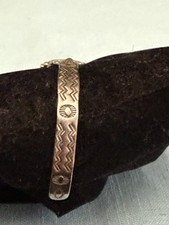 VINTAGE FRED HARVEY ERA STERLING TURQUOISE LIGHTNING / SUN STAMPED BRACELET - Additional view 10