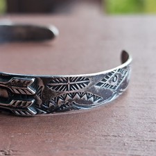 Fred Harvey Era Navajo Sterling Silver Cuff Bracelet Green Turquoise Arrows Sign - Additional view 3