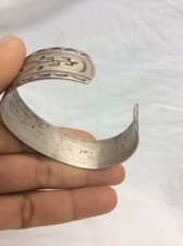 vtg.Native American Navajo Fred Harvey Era silver Stamp whirling  Cuff Bracelet - Additional view 6