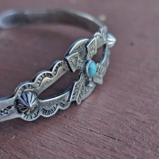 Vintage Fred Harvey Era Sterling Silver Turquoise Cuff Bracelet Arrow Motif - Additional view 4