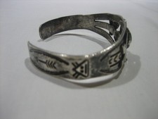 FRED HARVEY ERA NAVAJO STERLING SILVER ARROWS TURQUOISE CUFF BRACELET FOR REPAIR - Additional view 6