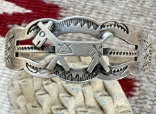 Vintage FRED HARVEY ERA sterling silver DOG CUFF bracelet Southwestern 6
