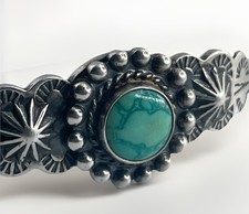Fred Harvey Era Sterling Child's Navajo Cuff Bracelet with Turquoise Stone 7g - Additional view 11