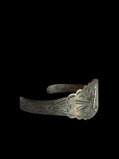 1940s Fred Harvey Navajo Coin Silver Stamped Arrow & Thunderbird Cuff Bracelet - Additional view 3