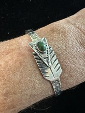 Sterling Silver Fred Harvey Era Arrow Motif Green Turquoise Cuff Bracelet 9.28g - Additional view 1