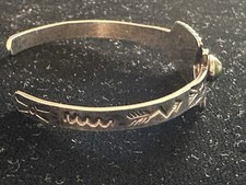 Sterling Silver Fred Harvey Era Arrow Motif Green Turquoise Cuff Bracelet 9.28g - Additional view 5