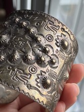 Old Fred Harvey Era Navajo Repousse&Stamped Sterling Silver Cuff Bracelet 64g - Additional view 1