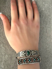 OLD FRED HARVEY ERA Navajo Turquoise Double ARROW SCALLOPED Sterling Bracelet - Additional view 1