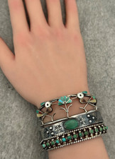 Old Vintage Fred Harvey Era Navajo Turquoise REPOUSSE Sterling silver Bracelet - Additional view 1