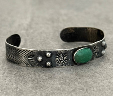 Old Vintage Fred Harvey Era Navajo Turquoise REPOUSSE Sterling silver Bracelet - Additional view 2