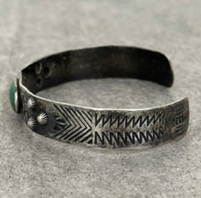 Old Vintage Fred Harvey Era Navajo Turquoise REPOUSSE Sterling silver Bracelet - Additional view 6