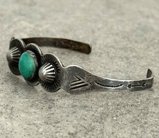 Vintage FRED HARVEY ERA NAVAJO Turquoise Fluted Button Sterling Bracelet 7 in - Additional view 1