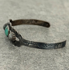 Vintage FRED HARVEY ERA NAVAJO Turquoise Fluted Button Sterling Bracelet 6.6 in - Additional view 5