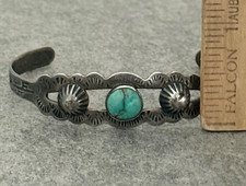Vintage FRED HARVEY ERA NAVAJO Turquoise Fluted Button Sterling Bracelet 6.6 in - Additional view 8