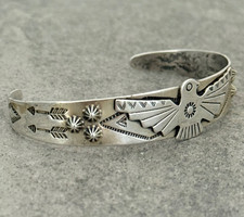 FRED HARVEY ERA Navajo THUNDERBIRD Fluted button Sterling silver Bracelet 6.8 in - Additional view 3