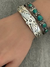 FRED HARVEY ERA Navajo THUNDERBIRD Fluted button Sterling silver Bracelet 6.8 in - Additional view 4