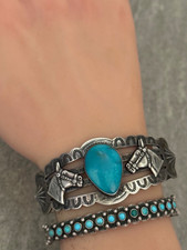 RARE Vintage FRED HARVEY ERA Navajo Turquoise HORSE REPOUSSE Sterling Bracelet - Additional view 1