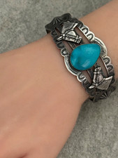 RARE Vintage FRED HARVEY ERA Navajo Turquoise HORSE REPOUSSE Sterling Bracelet - Additional view 5