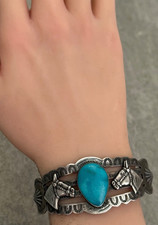 RARE Vintage FRED HARVEY ERA Navajo Turquoise HORSE REPOUSSE Sterling Bracelet - Additional view 6
