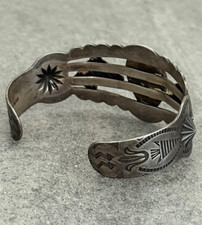 RARE Vintage FRED HARVEY ERA Navajo Turquoise HORSE REPOUSSE Sterling Bracelet - Additional view 8