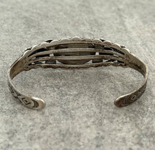 Vintage FRED HARVEY Era Navajo Turquoise Scalloped Sterling Bracelet 6.75 in - Additional view 7