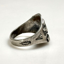 FRED HARVEY ERA TWO ARROWS THUNDERBIRD RING SIZE 10 - Additional view 1