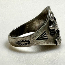 FRED HARVEY ERA TWO ARROWS THUNDERBIRD RING SIZE 10 - Additional view 2