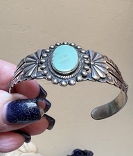 Wonderful Native American Fred Harvey Ornate Sterling Silver Turquoise Bracelet - Additional view 12