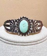 Wonderful Native American Fred Harvey Ornate Sterling Silver Turquoise Bracelet - Additional view 7