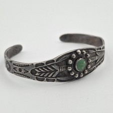 Vintage Fred Harvey Era 925 Sterling Silver Green Turquoise Arrow Cuff Bracelet - Additional view 1