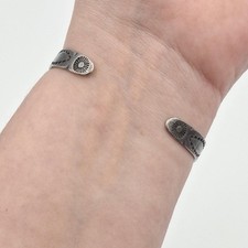 Vintage Fred Harvey Era 925 Sterling Silver Green Turquoise Arrow Cuff Bracelet - Additional view 9