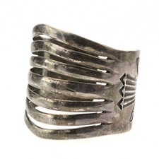 Handsome Vintage Sterling Silver Fred Harvey Era 50's Split Shank Cuff Bracelet - Additional view 2