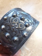1930s NAVAJO FRED HARVEY ERA X LARGE STAMPED CUFF BRACELET WHIRLING LOG 107 GRAM - Additional view 13