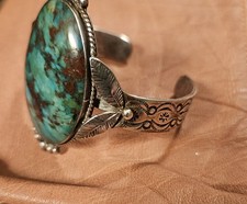 VNTG Large Handcrafted Fred Harvey Era Sterling Turquoise Stamped Cuff Bracelet - Additional view 1