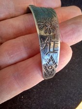 VINTAGE FRED HARVEY ERA NAVAJO THUNDERBIRD STAMPED ARROWS SILVER CUFF BRACELET - Additional view 5