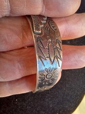 VINTAGE FRED HARVEY ERA NAVAJO THUNDERBIRD STAMPED ARROWS SILVER CUFF BRACELET - Additional view 6