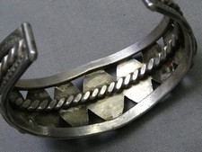 Fred Harvey Era NAVAJO Natural BLUE GEM TURQUOISE Coin Silver 63g Cuff Bracelet - Additional view 11