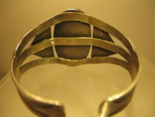 Wonderful VINTAGE FRED HARVEY ERA Navajo Turquoise Coin Silver Bracelet 39g 7 in - Additional view 4