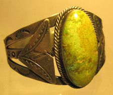 Wonderful VINTAGE FRED HARVEY ERA Navajo Turquoise Coin Silver Bracelet 39g 7 in