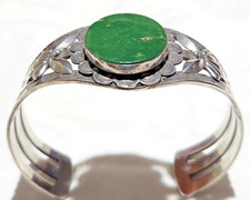 Fred Harvey Era Coin Silver Navajo Stamps Gorgeous Green Turquoise Cuff Bracelet - Additional view 7