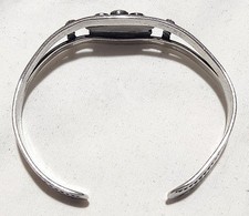 Fred Harvey Era Coin Silver Navajo Stamping Green Turquoise Cuff Bracelet - Additional view 3