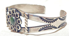 Fred Harvey Era Coin Silver Navajo Stamping Green Turquoise Cuff Bracelet - Additional view 6