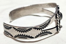Fred Harvey Era Coin Silver Navajo Stamping Green Turquoise Cuff Bracelet - Additional view 8