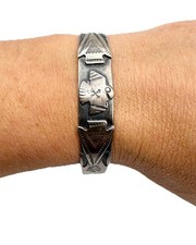 Early Fred Harvey Era Navajo Thunderbird Arrows Sterling Silver Cuff Bracelet - Additional view 4