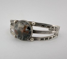 Vtg Fred Harvey Navajo Coin Silver Petrified Wood Stamped Women's Cuff Bracelet - Additional view 2