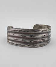 Early Old Navajo Fred Harvey Era Sterling Silver Stamped Arrow Cuff Bracelet - Additional view 1