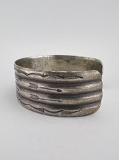 Early Old Navajo Fred Harvey Era Sterling Silver Stamped Arrow Cuff Bracelet - Additional view 6