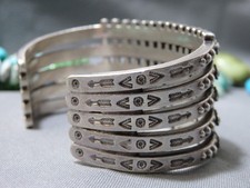 Fred Harvey Era ZUNI Natural TURQUOISE Coin Silver SNAKE EYES 87g Bracelet CUFF - Additional view 5