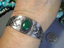 Fred Harvey Era NAVAJO Cerrillos TURQUOISE Hammered COIN Silver Bracelet - Additional view 1
