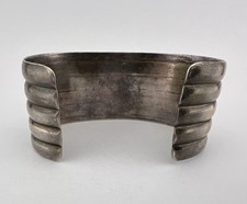 1930s Navajo Fred Harvey Silver Cerrillos Turquoise Stamped Arrow Cuff Bracelet - Additional view 4